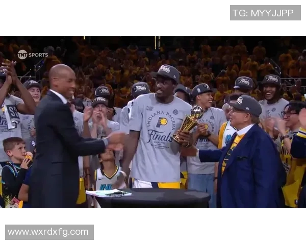 2012年NBA总决赛雷霆对热火颁奖盛典回顾与精彩瞬间分析 2012年NBA总决赛雷霆对热火颁奖盛典回顾与精彩瞬间分析